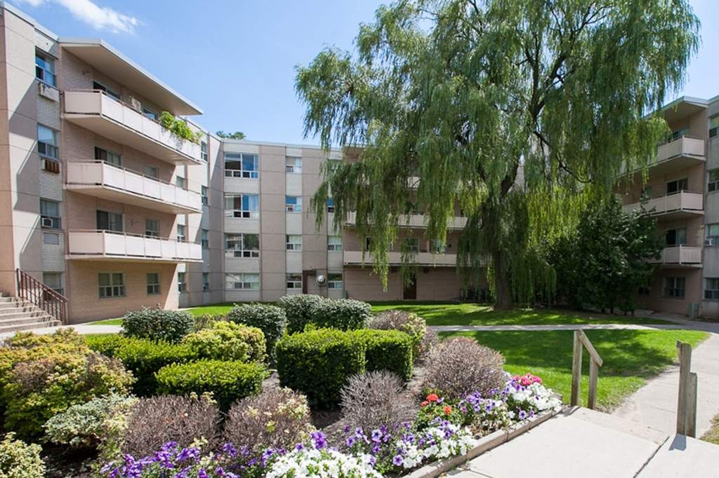 24 The Links Road, Toronto, ON, M2P 1T5 - 10