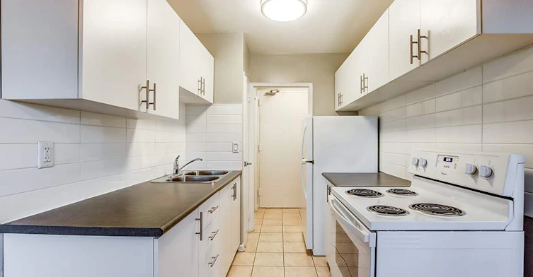 24 The Links Road, Toronto, ON, M2P 1T5 - 5