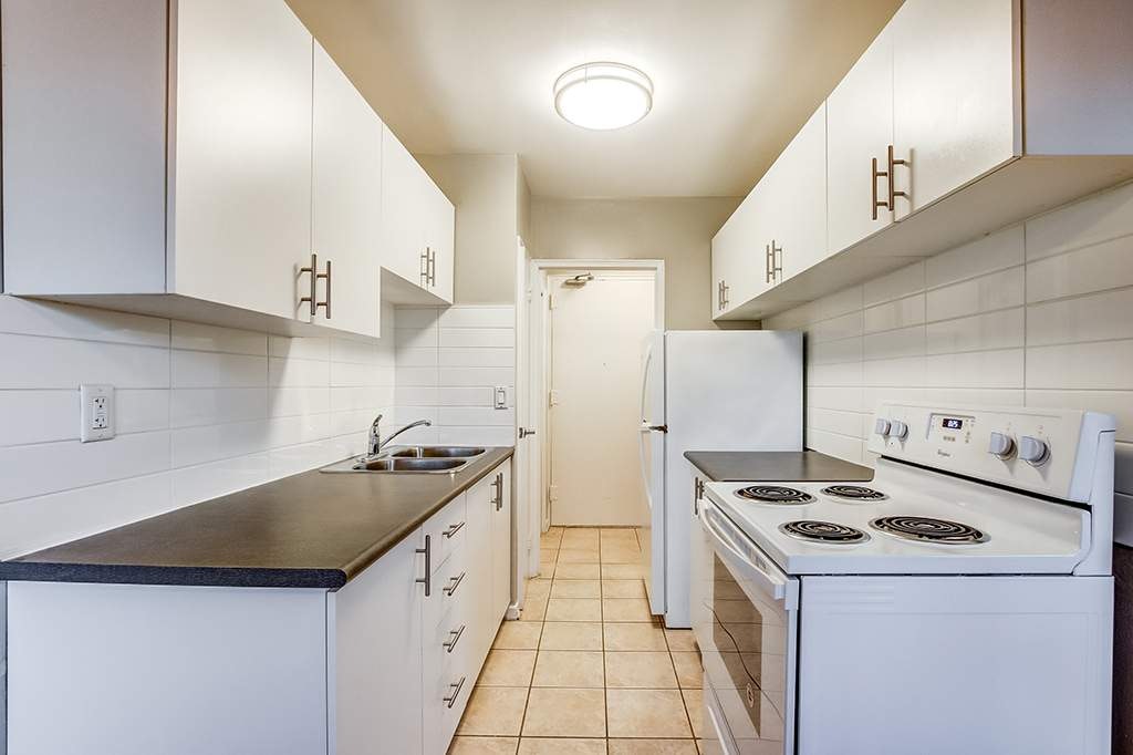 204-24 The Links Road, Toronto, ON, M2P 1T5 - 5