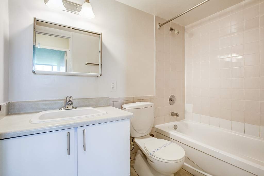 21 Richgrove Drive, Toronto, ON, M9R 2L2 - 7