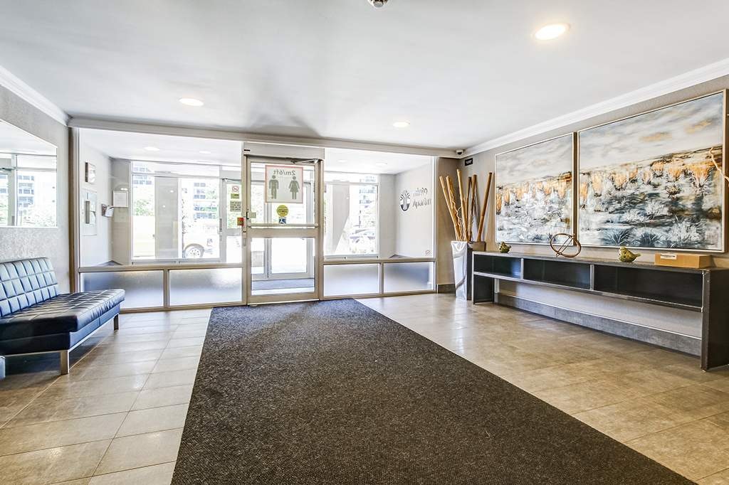 21 Richgrove Drive, Toronto, ON, M9R 2L2 - 11