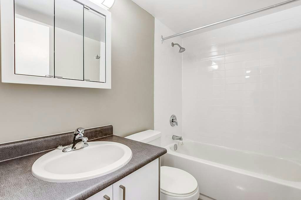 24-199 Upper Canada Drive, Toronto, ON, M2P 1T3 - 9