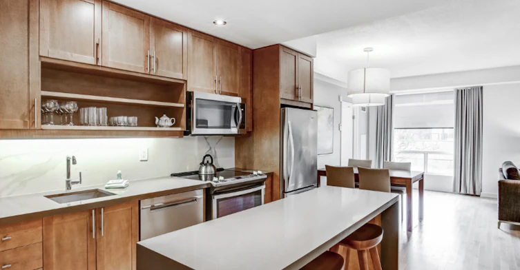 163-61 Yorkville Avenue, Toronto, ON, M5R 3V6