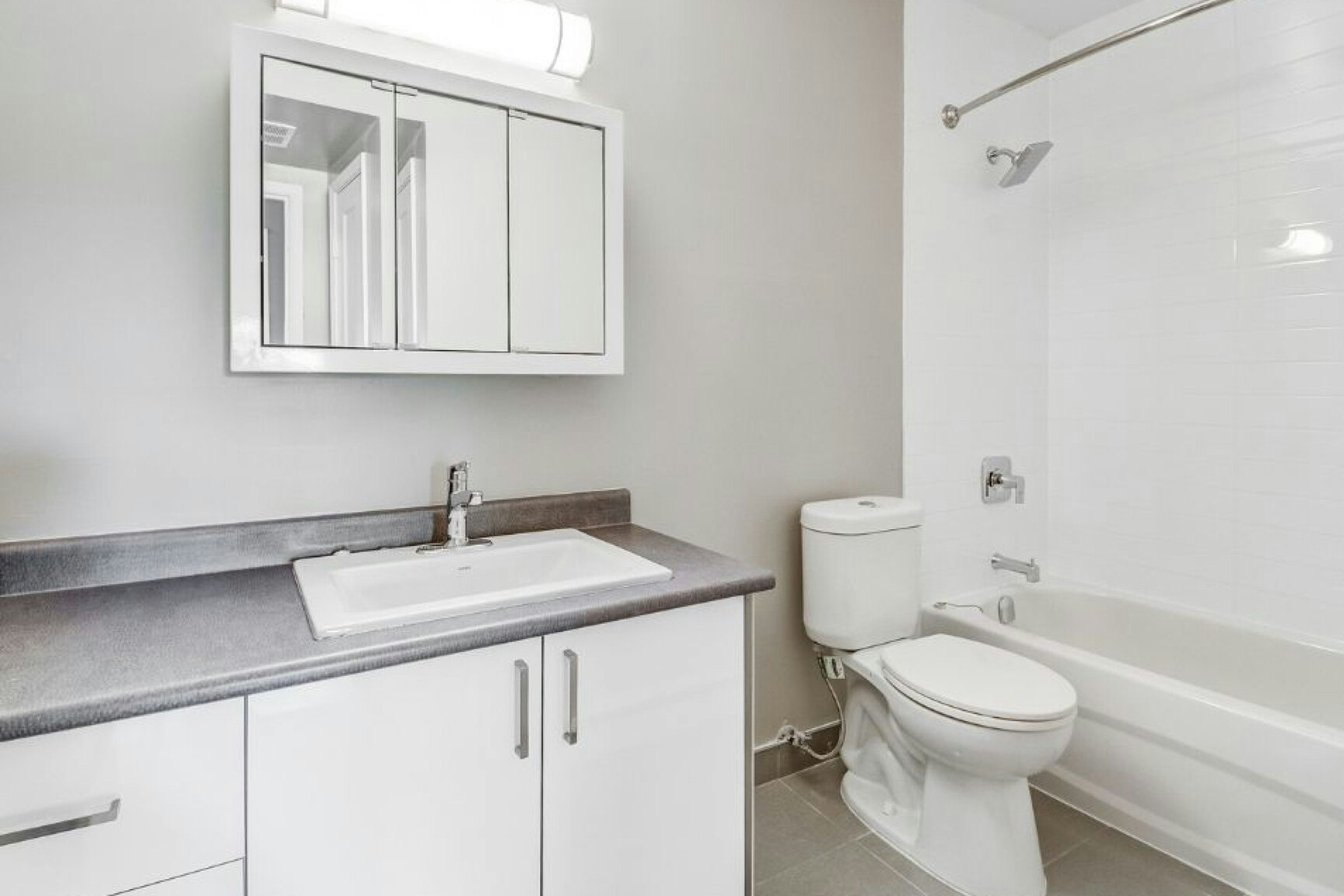 127-2700 Aquitaine Avenue, Mississauga, ON, L5N 3J6 - 7