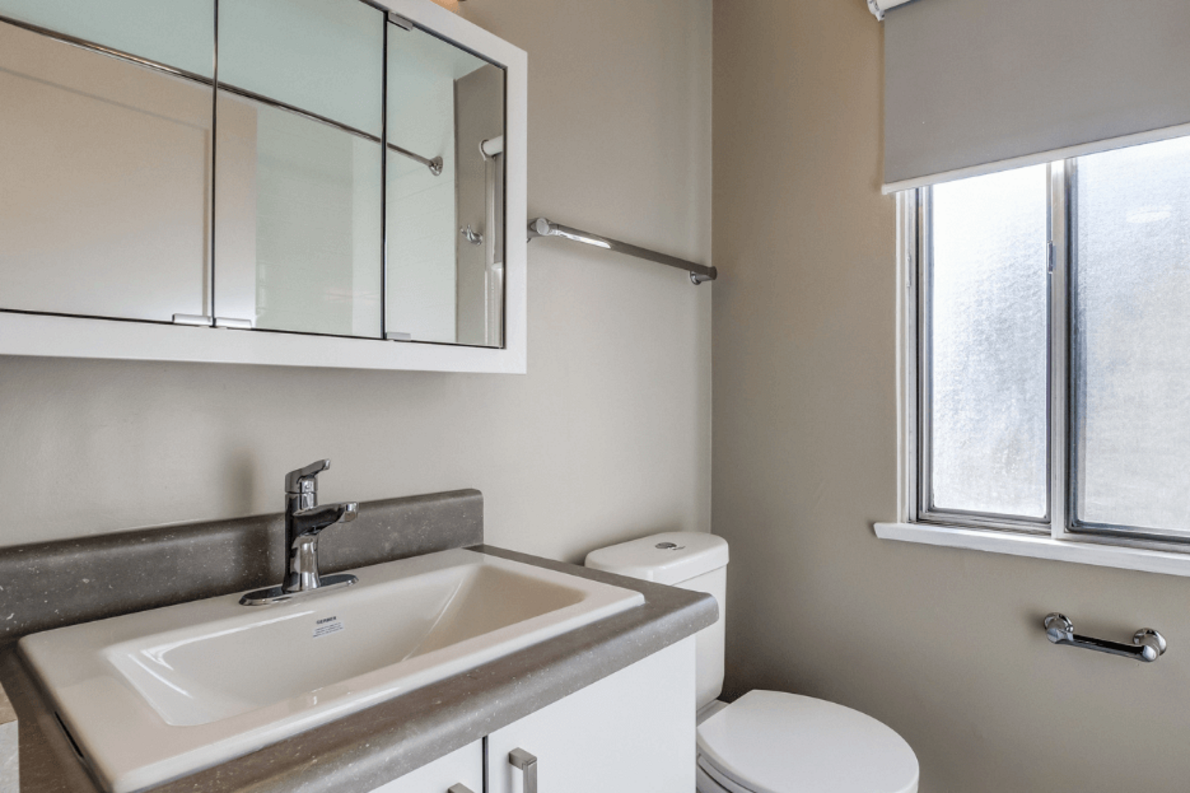 215-2700 Aquitaine Avenue, Mississauga, ON, L5N 3J6 - 12
