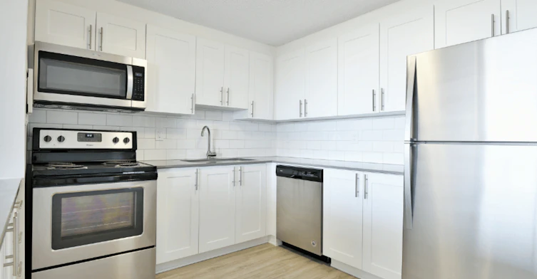 137-1000 Castle Hill Crescent, Ottawa, ON, K2C 3L7 - 3