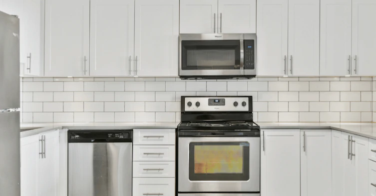 61-1000 Castle Hill Crescent, Ottawa, ON, K2C 3L7 - 2