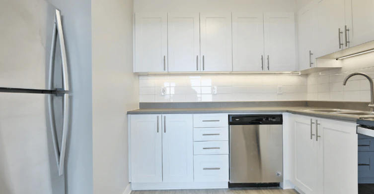 111-1000 Castle Hill Crescent, Ottawa, ON, K2C 3L7 - 3