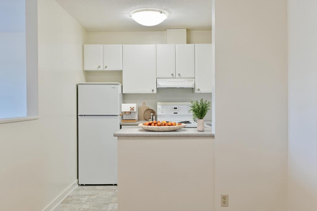 1343 Meadowlands Drive, Ottawa, ON, K2E 7E8 - 9