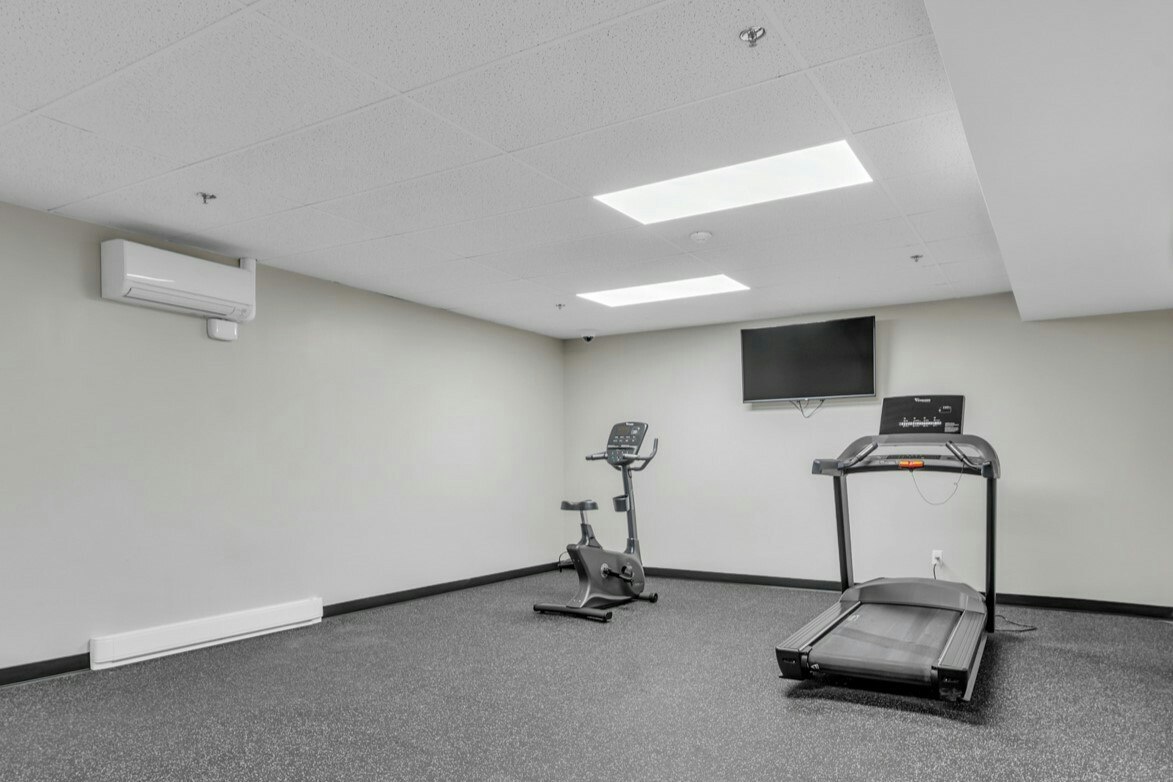 G5-800 Castell Road, Kingston, ON, K7M 4W5 5