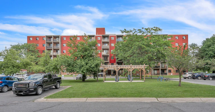 485-105-480 Canatara Court, Kingston, ON, K7M 6G5