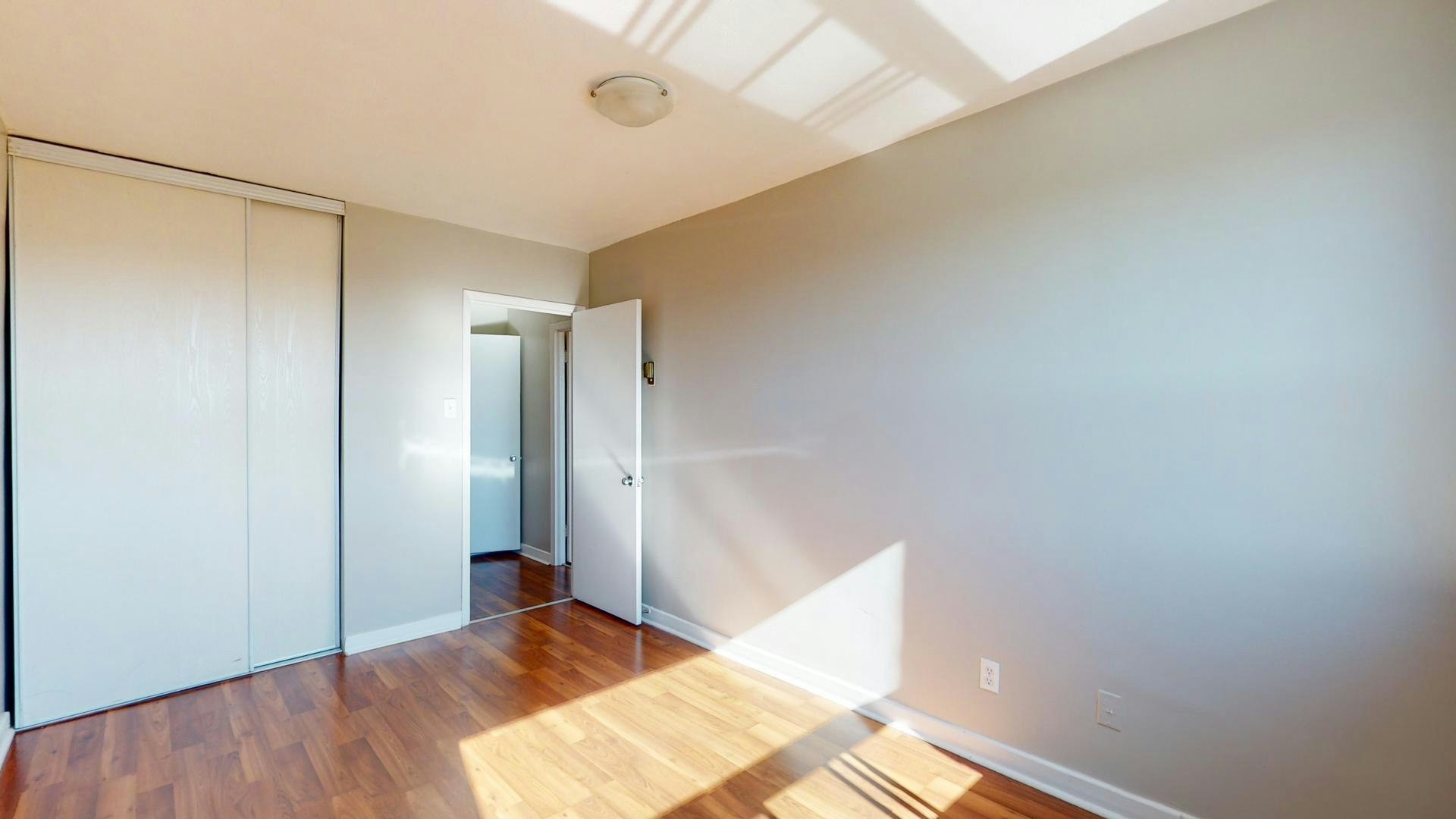 111-335 Cooper Street, Ottawa, ON, K2P 0G6 - 5