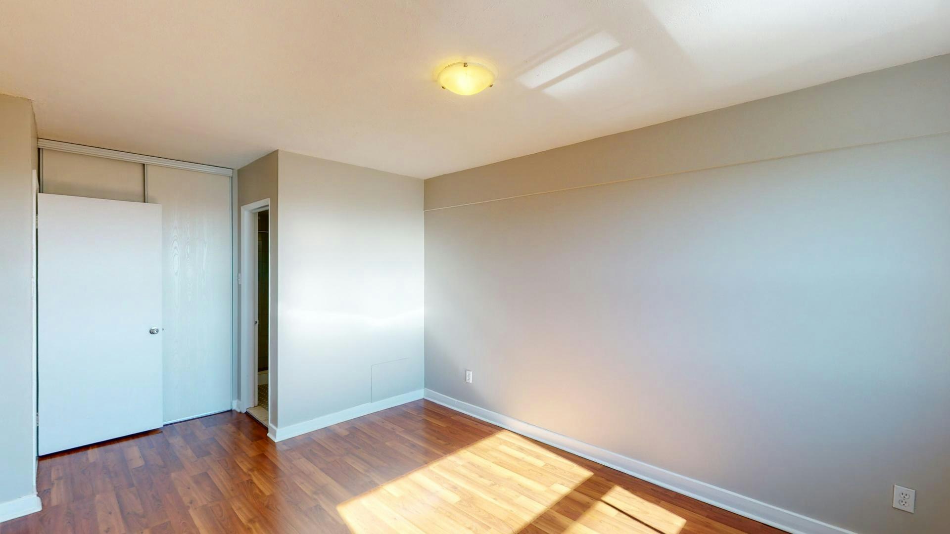 111-335 Cooper Street, Ottawa, ON, K2P 0G6 - 2