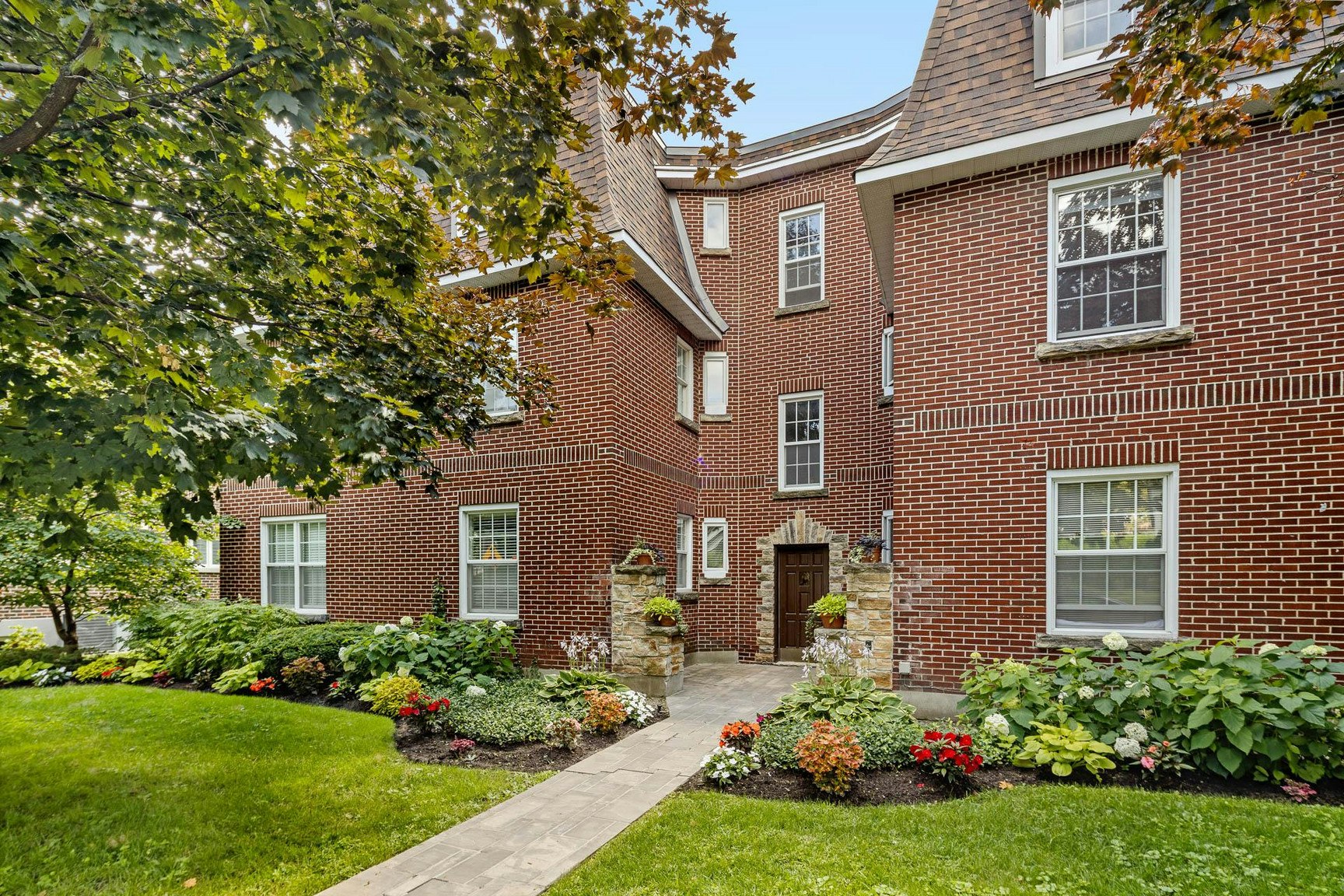 2-216 Rideau Terrace, Ottawa, ON, K1M 0Z2