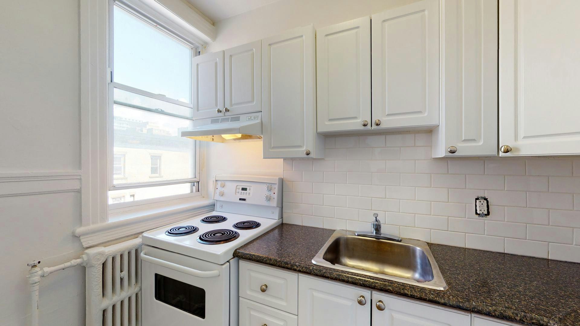 23-384 Maclaren Street, Ottawa, ON, K2P 1X7 - 2