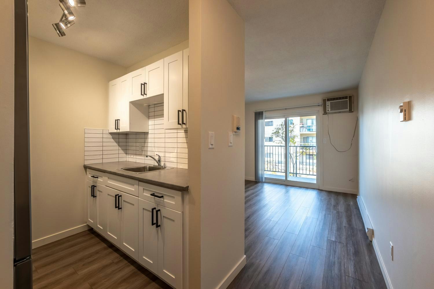 205-973 Forestbrook Drive, Penticton, BC, V2A 2G2 - 3
