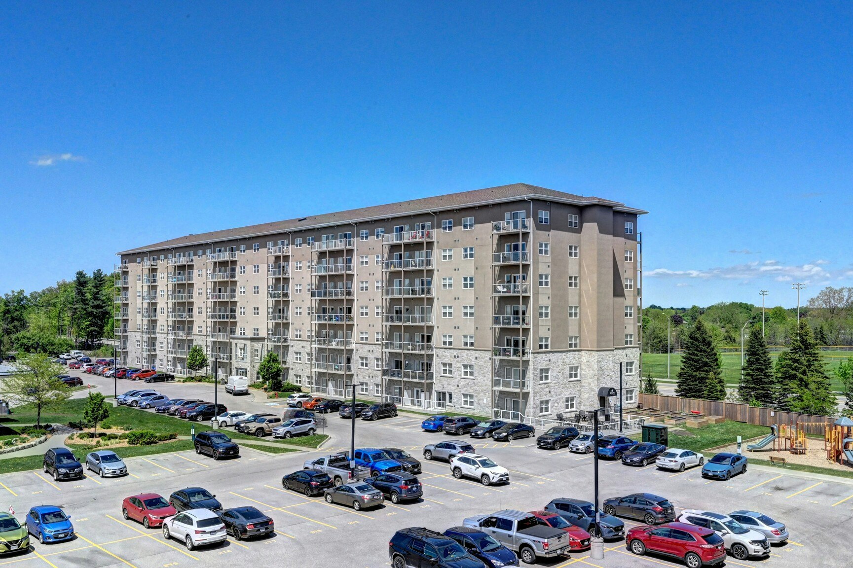 555-115-555 Park Road North, Brantford, ON, N3R 0B4