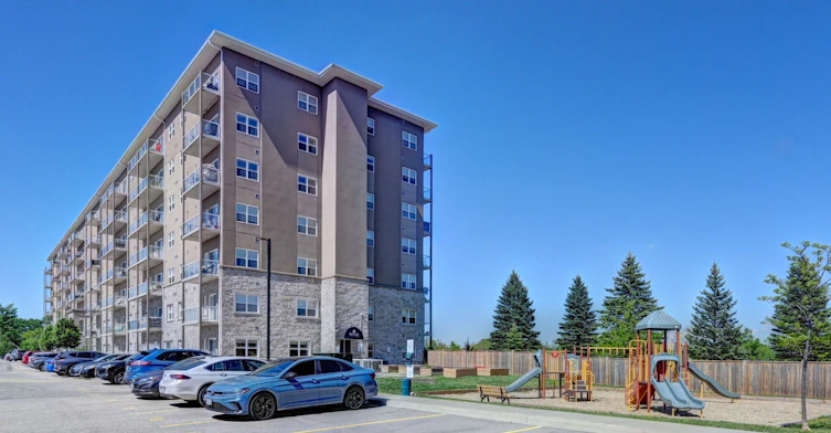 335-613-555 Park Road North, Brantford, ON, N3R 0B4 - 2