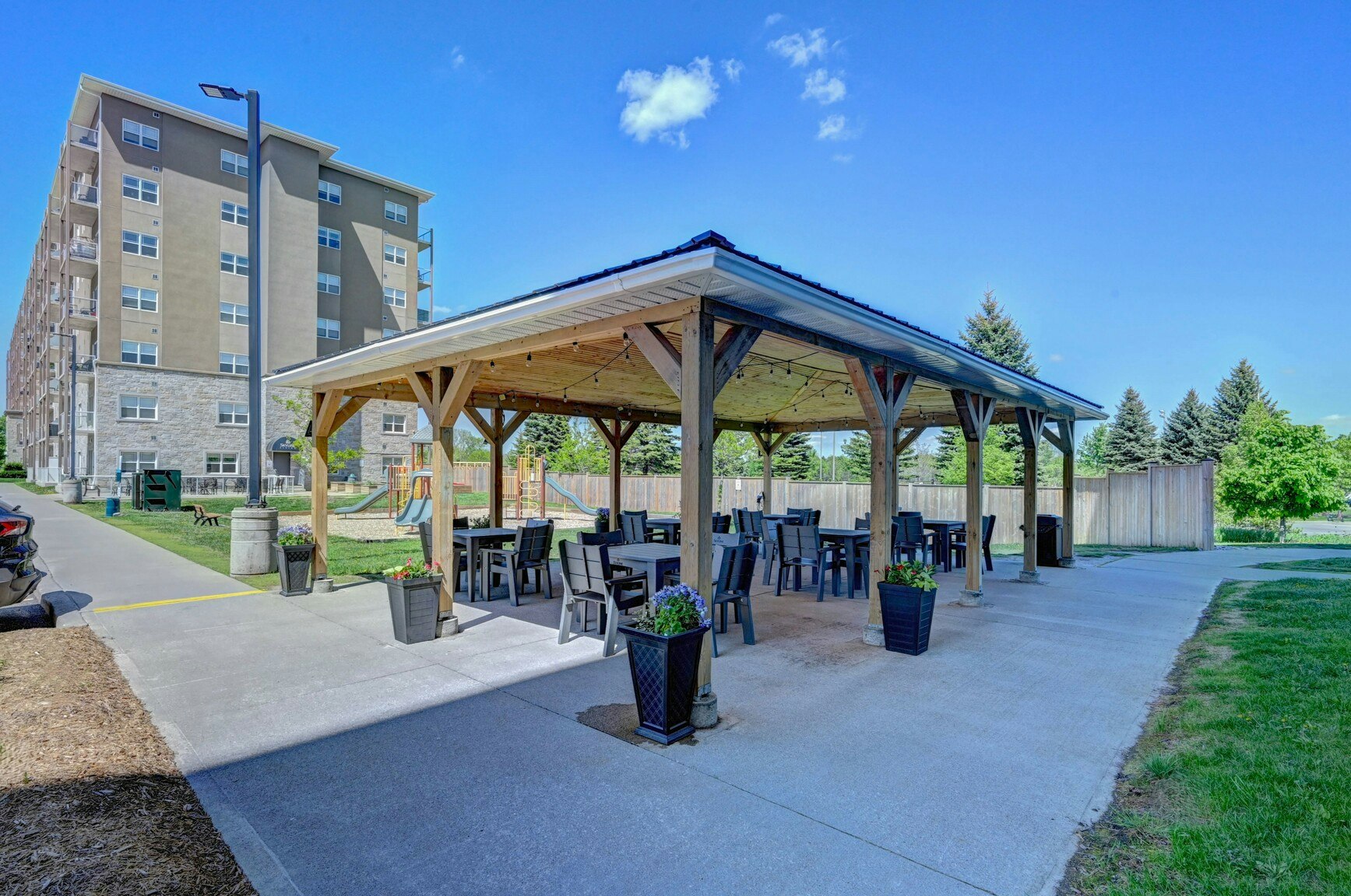 555-717-555 Park Road North, Brantford, ON, N3R 0B4 - 35