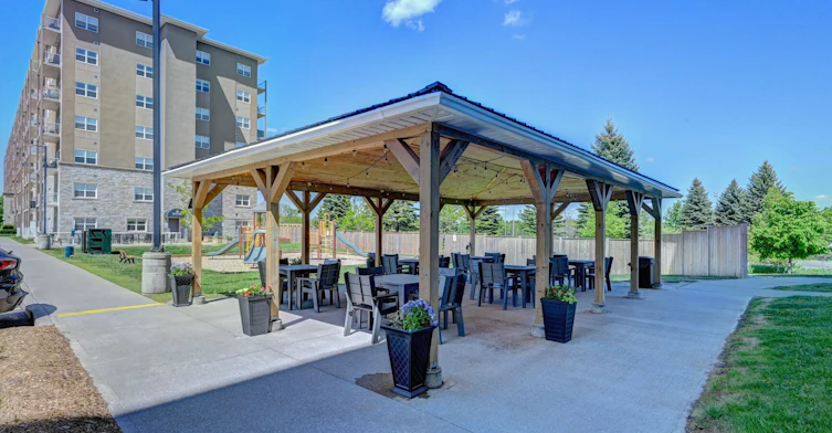555-717-555 Park Road North, Brantford, ON, N3R 0B4 - 35