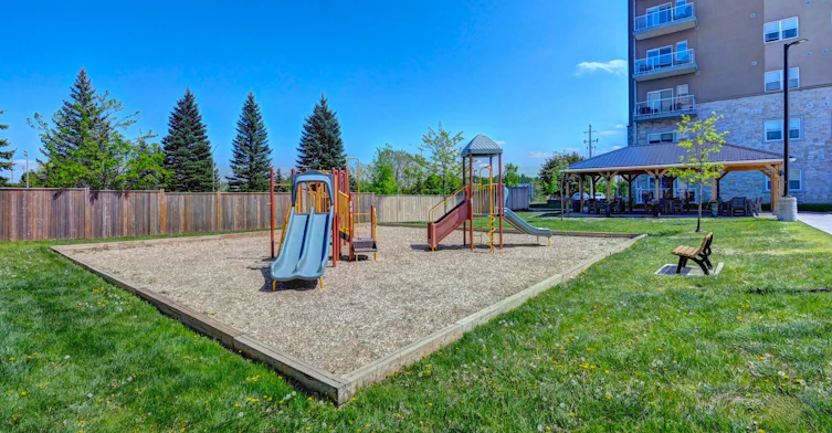 555-717-555 Park Road North, Brantford, ON, N3R 0B4 - 36