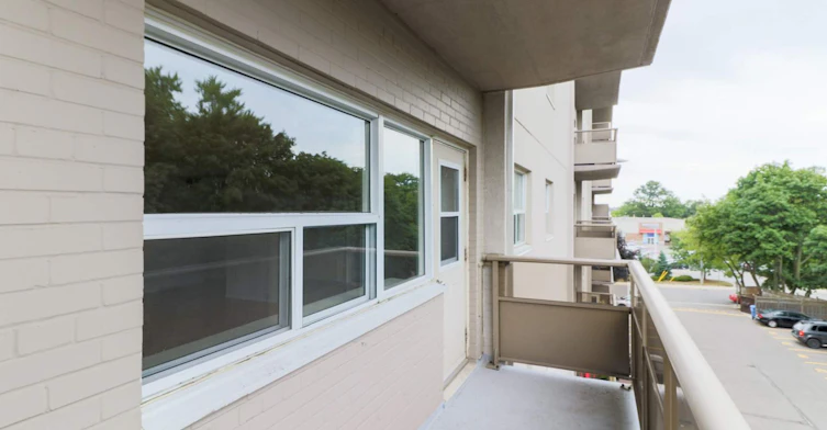 345 Lakeshore Road West, Mississauga, ON, L5H 1H3 - 5