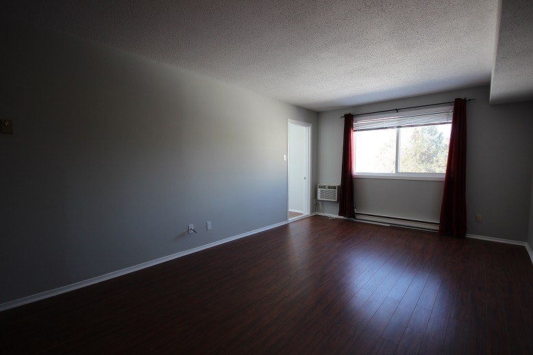 322-318 Lorry Greenberg Drive, Ottawa, ON, K1T 2P4 - 2