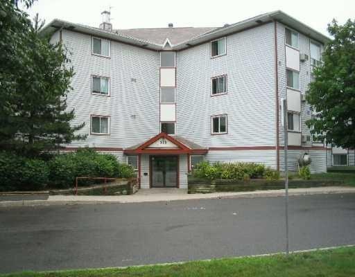 322-318 Lorry Greenberg Drive, Ottawa, ON, K1T 2P4