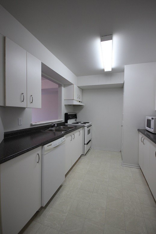 322-318 Lorry Greenberg Drive, Ottawa, ON, K1T 2P4 - 4