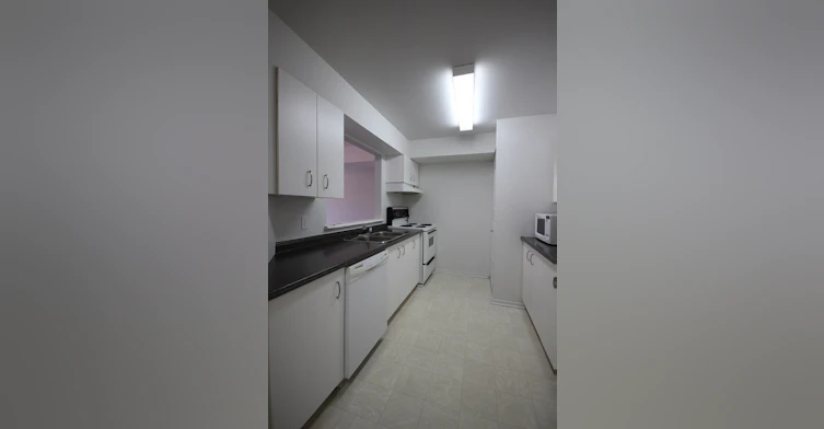 322-318 Lorry Greenberg Drive, Ottawa, ON, K1T 2P4 - 4