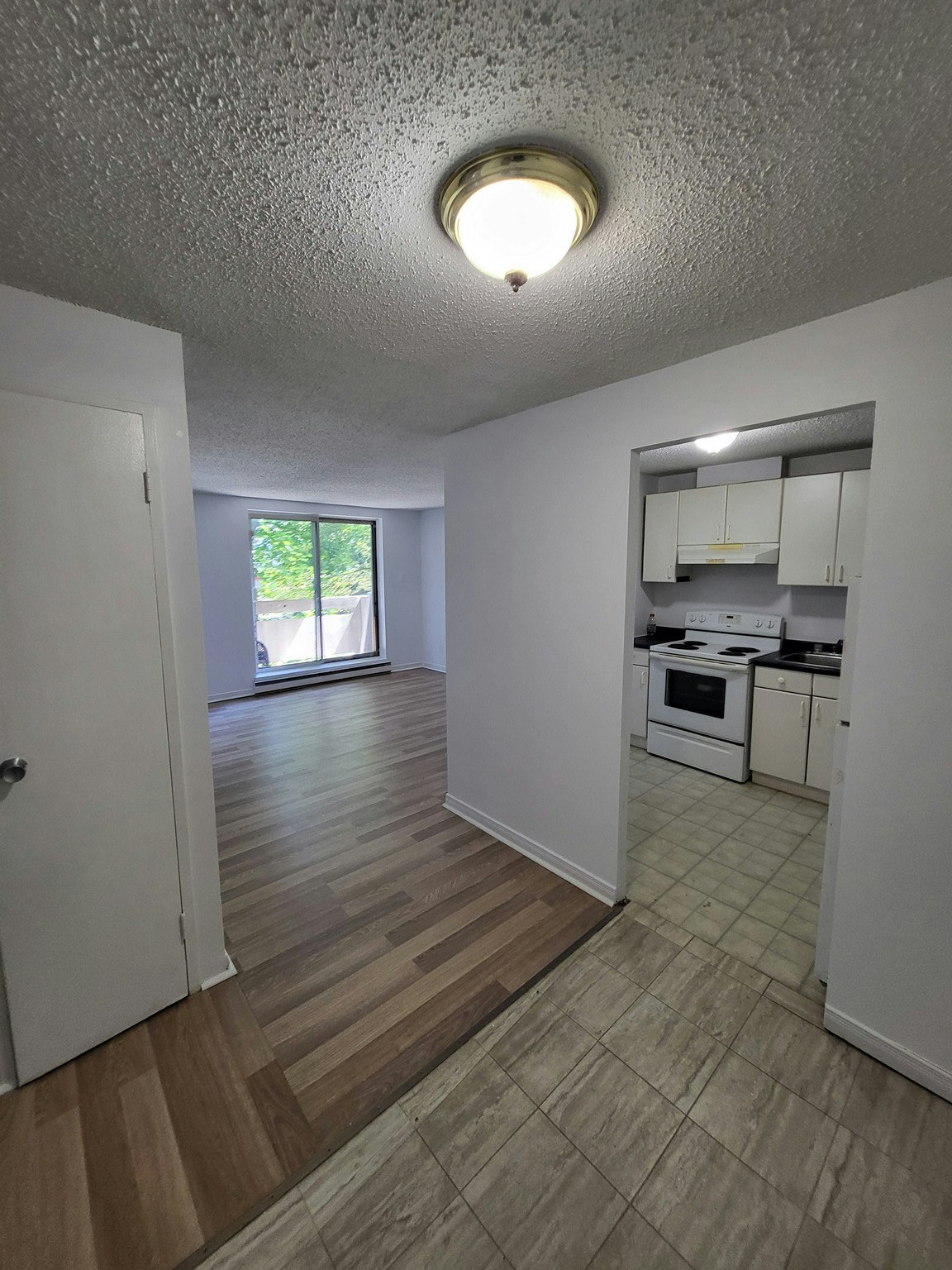 106-2820 Carling Avenue, Ottawa, ON, K2B 7J3 - 4