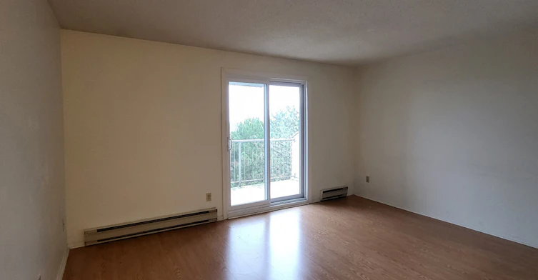 408-270 Brittany Drive, Ottawa, ON, K1K 4M4 - 4