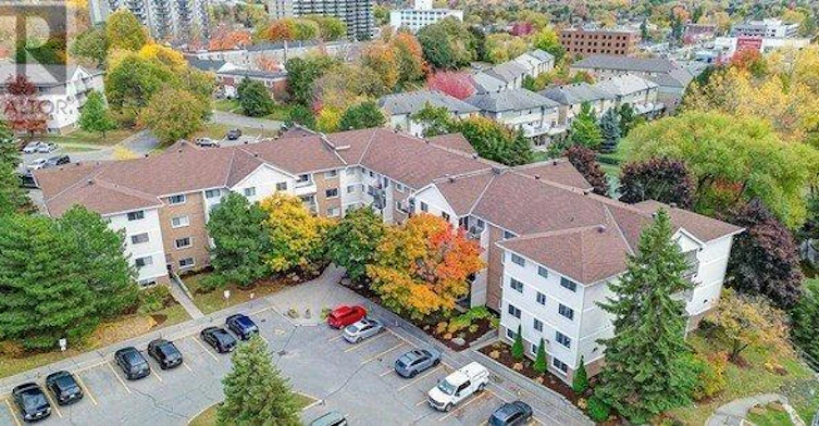 408-270 Brittany Drive, Ottawa, ON, K1K 4M4