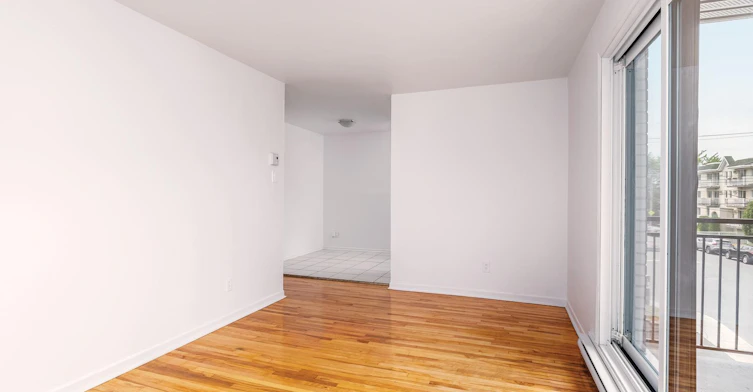 15-3860 Martial, Montréal, QC, H1H 1W7 - 8