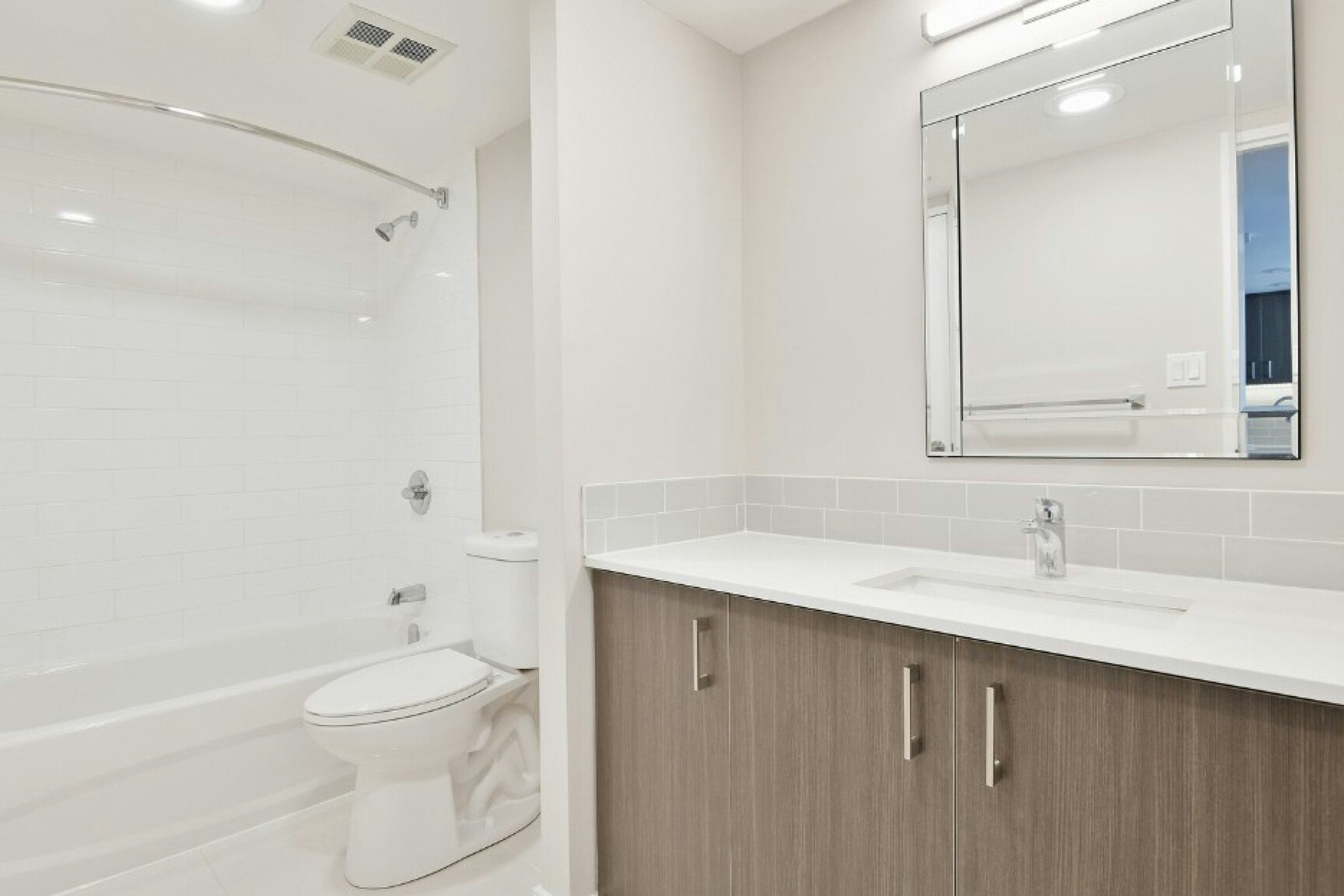 220-185 Lyon Street North, Ottawa, ON, K1R 7Y4 - 6