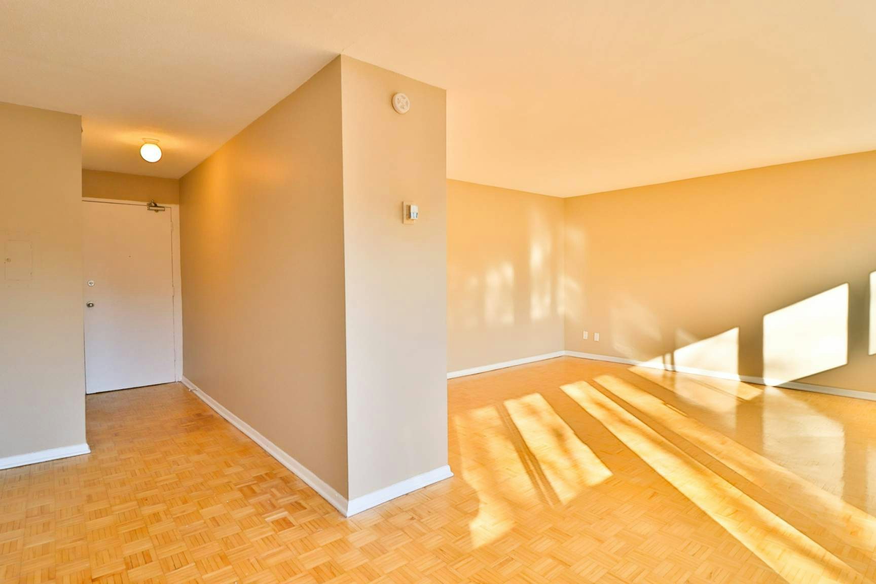60 Maclaren Street, Ottawa, ON, K2P 0K7 - 3