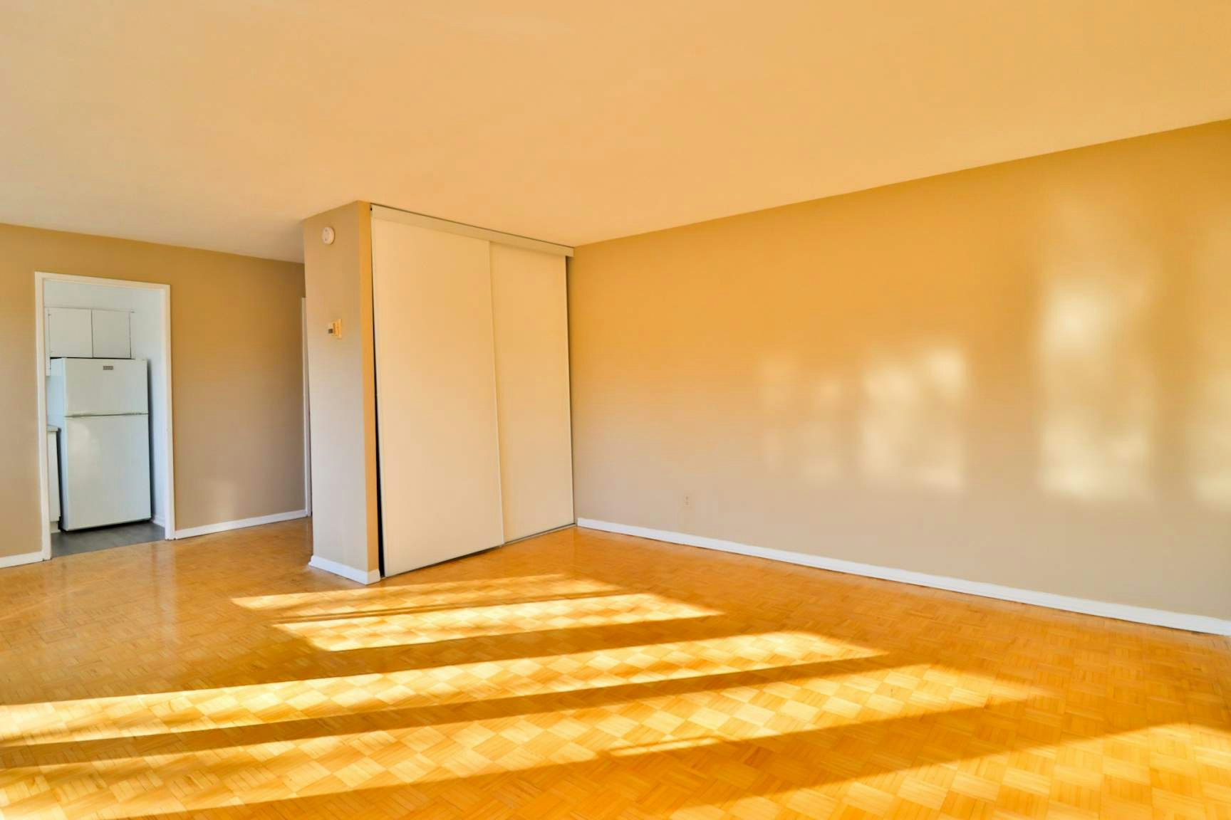 60 Maclaren Street, Ottawa, ON, K2P 0K7 - 2