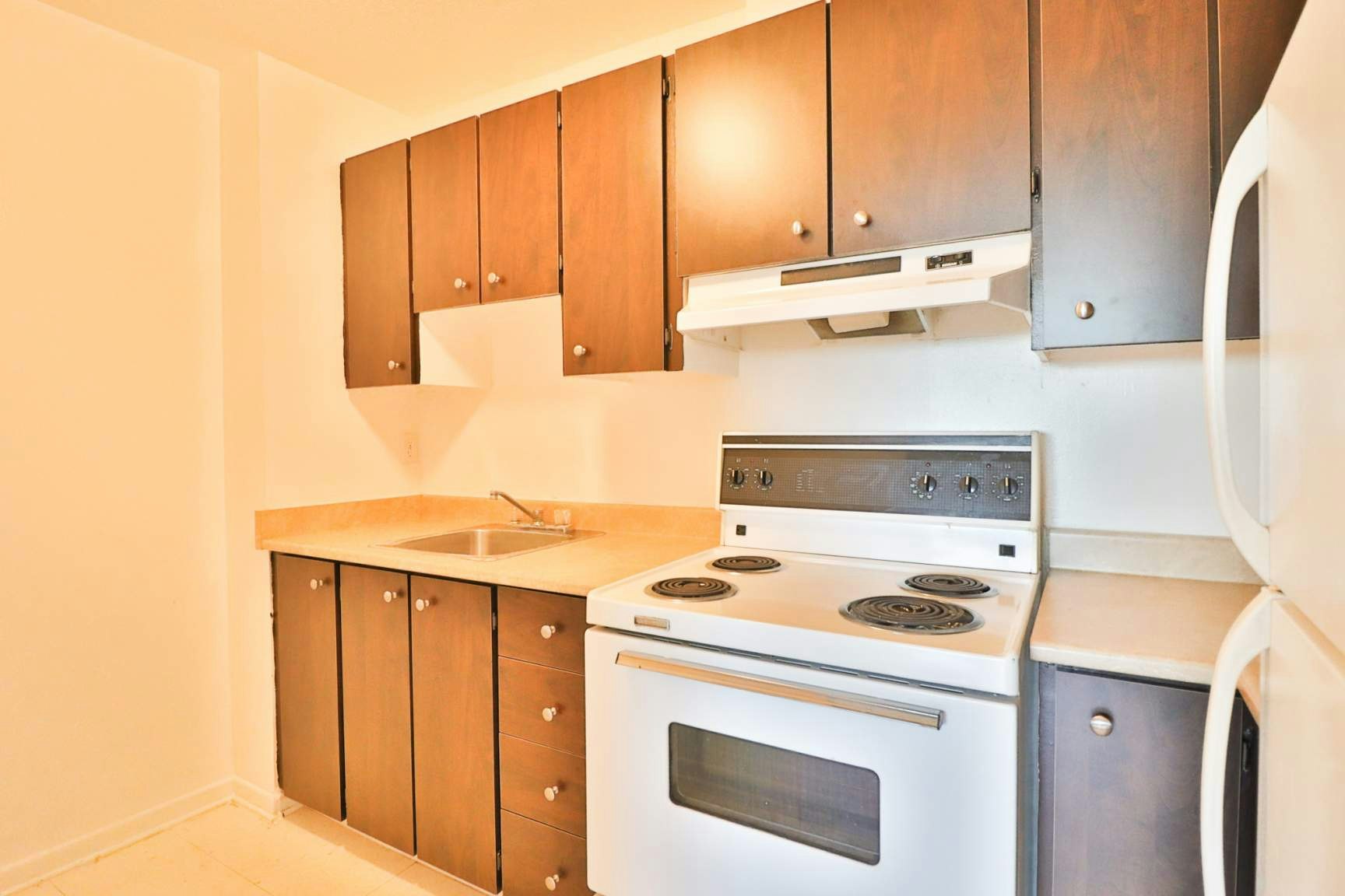 60 Maclaren Street, Ottawa, ON, K2P 0K7 - 5