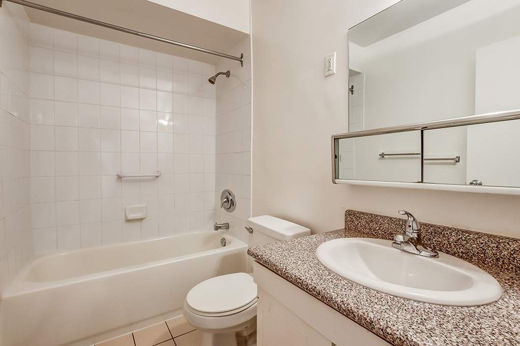37 Lord Seaton Road, Toronto, ON, M2P 1K3 - 8