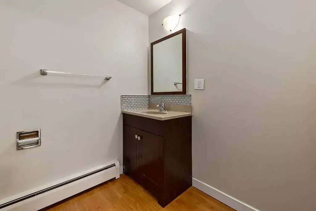 102-12430 82 Street NW, Edmonton, AB, T5B 2X4 - 16