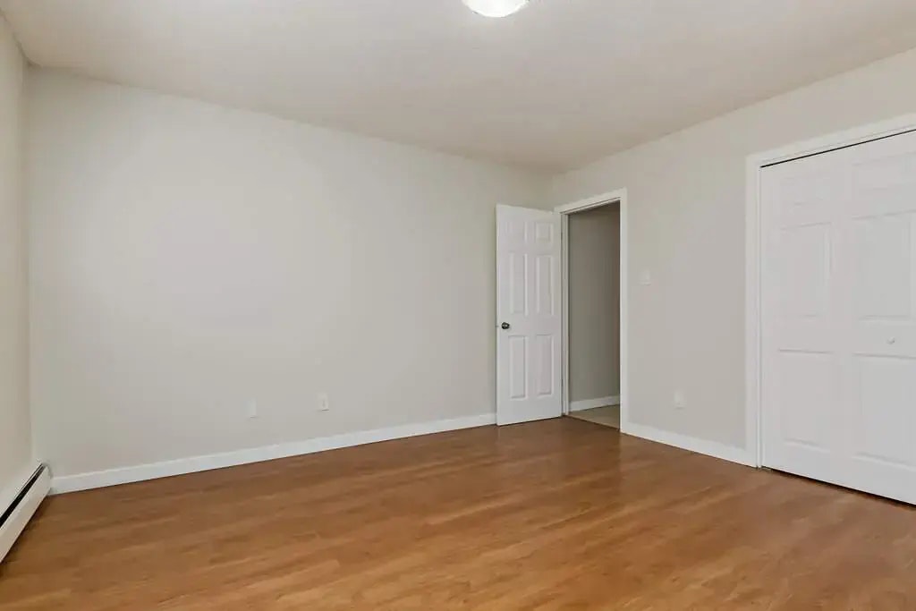 102-12430 82 Street NW, Edmonton, AB, T5B 2X4 - 15