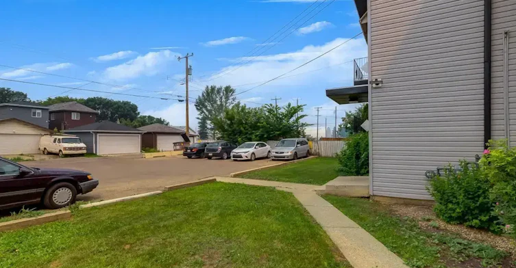 102-12430 82 Street NW, Edmonton, AB, T5B 2X4 - 22
