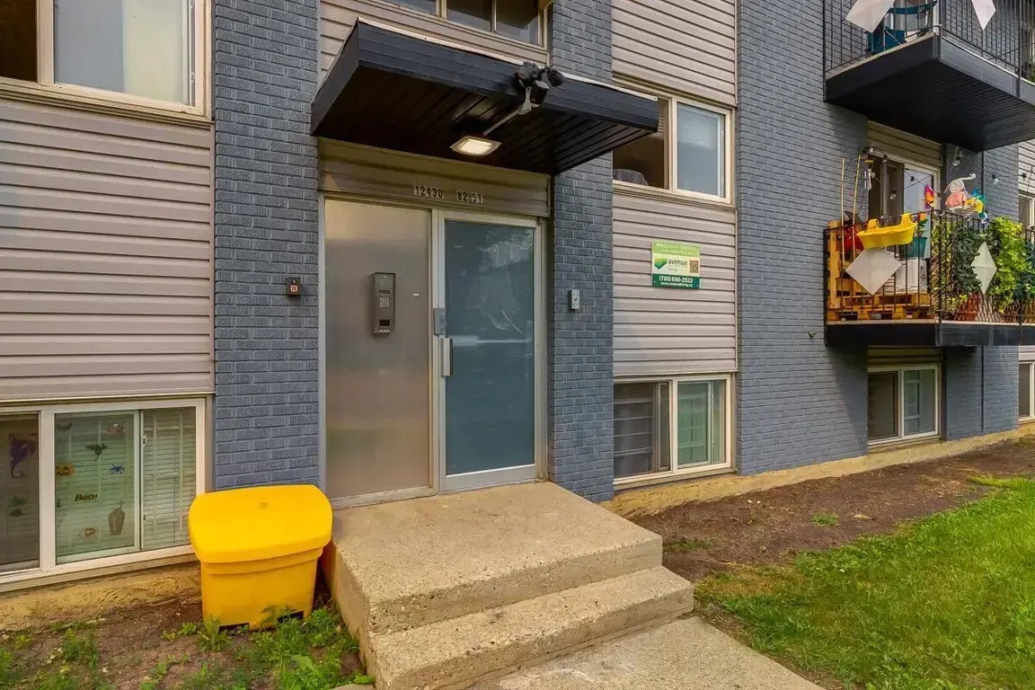 102-12430 82 Street NW, Edmonton, AB, T5B 2X4 - 19