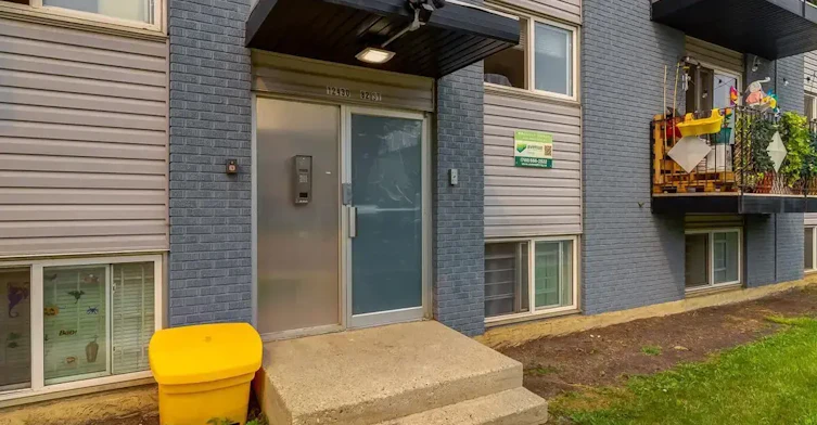 102-12430 82 Street NW, Edmonton, AB, T5B 2X4 - 19