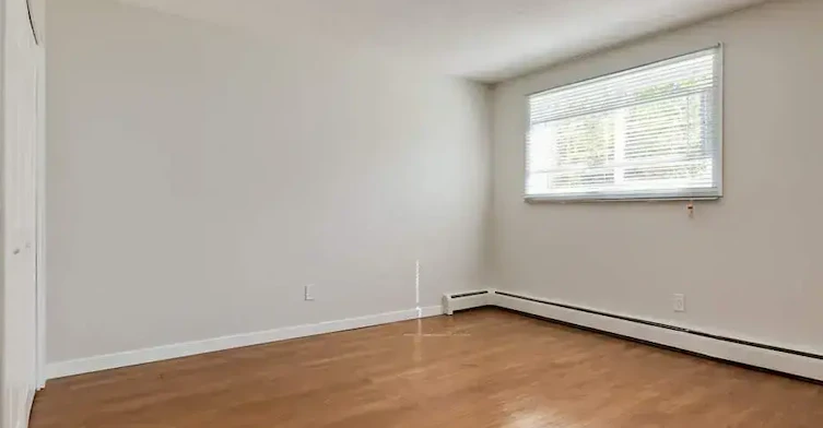 102-12430 82 Street NW, Edmonton, AB, T5B 2X4 - 14