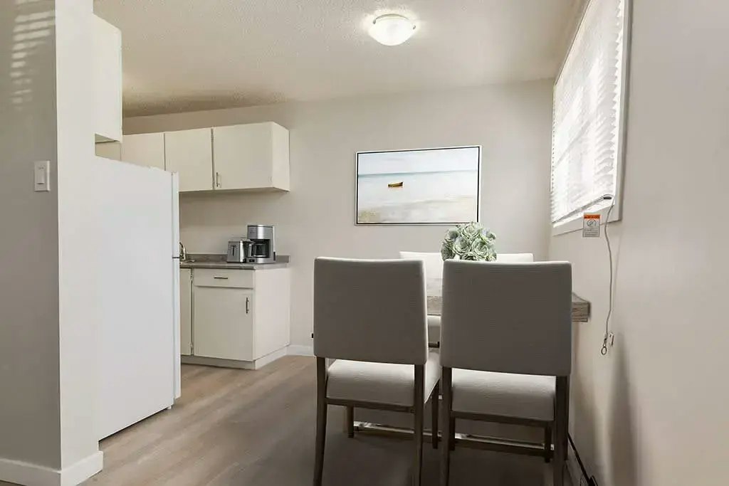 301-12430 82 Street NW, Edmonton, AB, T5B 2X4 - 3