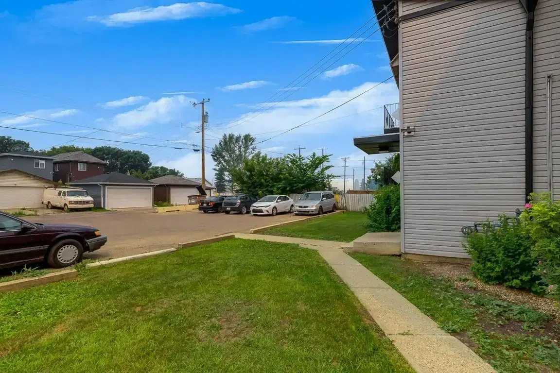 301-12430 82 Street NW, Edmonton, AB, T5B 2X4 - 22