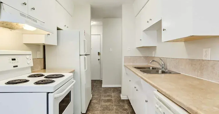 302-9615 123 Avenue NW, Edmonton, AB, T5G 0V5 - 6