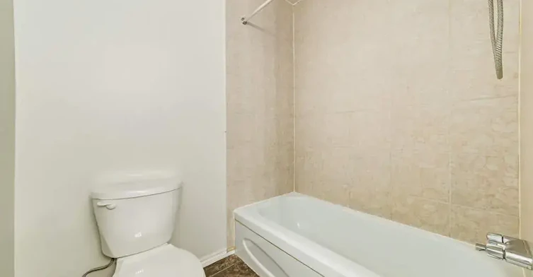 302-9615 123 Avenue NW, Edmonton, AB, T5G 0V5 - 8