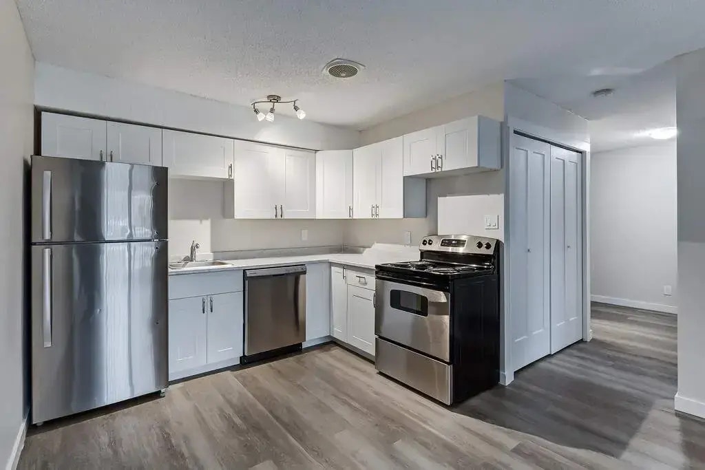 301-110 25 Street W, Saskatoon, SK, S7L 0C1 - 3